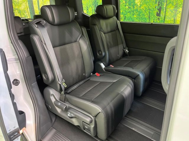 ���i���ȃI���W�i���t���A�}�b�g���I�v�V�����ɂĂ��p�ӂ��Ă���܂��B���D���ȃf�U�C����J���[�����Ԃɍ��킹�đI��ł����������Ƃ��ł��܂���