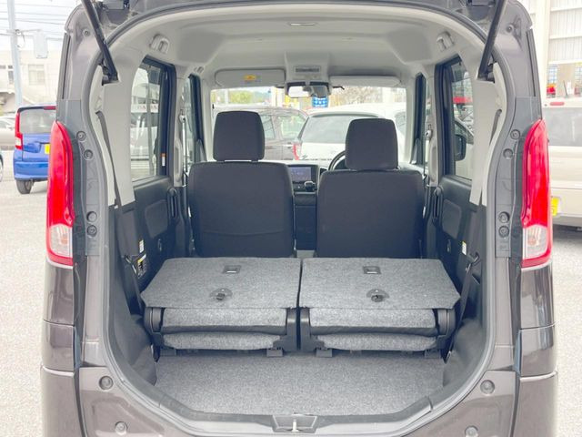 ���i�̂���������ʋ΁A���}���ɏ\���ȉ׎��X�y�[�X���m�ۂ��Ă���܂��B�Z�J���h�V�[�g��|���ƁA�傫�ȉו��̐ύڂ��\�ł���