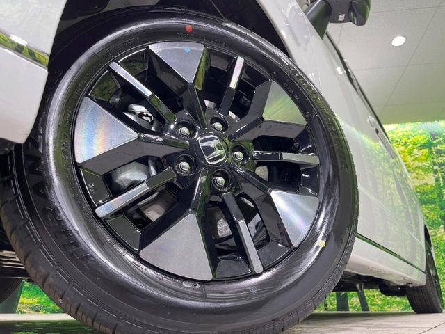 �y����16�C���`�A���~�z�C�[���z�O�ςɃ}�b�`���������A���~�z�C�[���𑕒����Ă���܂��B�e��ЊO�A���~�z�C�[����A�X�^�b�h���X�^�C�����戵�����Ă���܂��B���񂲑��k����������