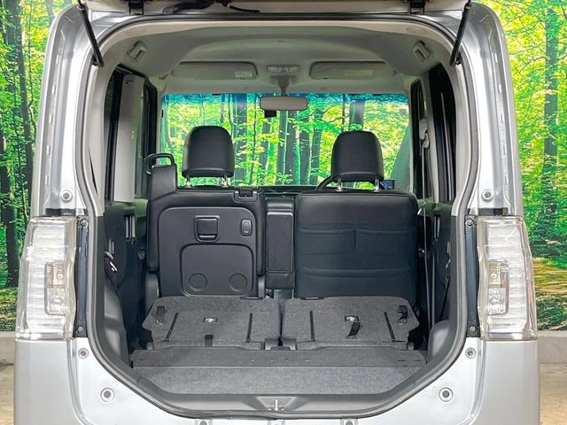 ���i�̂���������ʋ΁A���}���ɏ\���ȉ׎��X�y�[�X���m�ۂ��Ă���܂��B�Z�J���h�V�[�g��|���ƁA�傫�ȉו��̐ύڂ��\�ł���