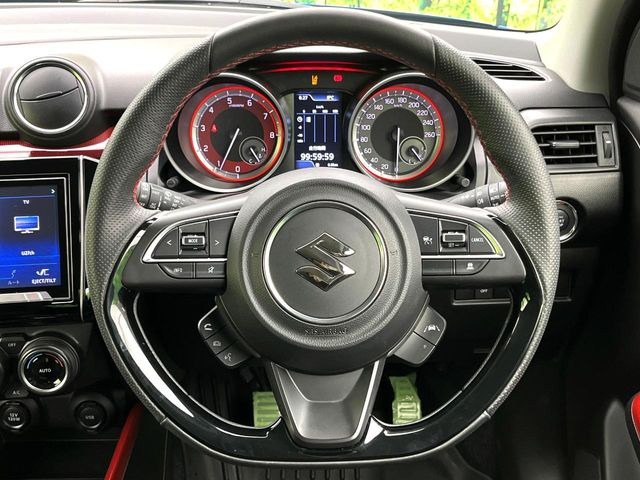 �y�����v�����X�e�A�����O�z�㎿�Ȋv���g�p���邱�ƂŁA��ɂ����������݂ƂĂ��^�]���₷���n���h���ł���