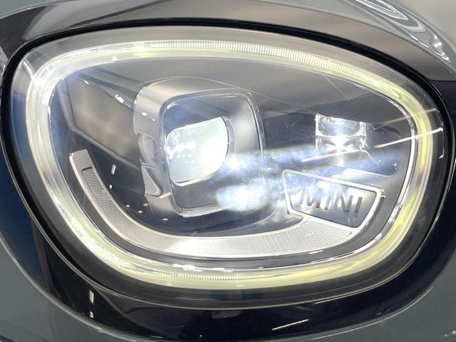 ��LED�w�b�h���C�g:��ԑ��s�����ǍD�Ȏ��E���m�ۂ����S���ĉ^�]�ł��鍂�P�xLED�w�b�h���C�g�𑕔�!�_�����x�������A����d�͂��}�����Ă��܂��B