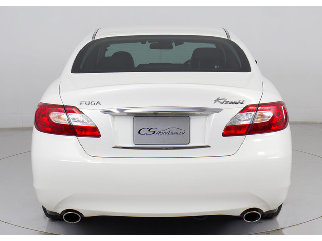 �����}���`�A���^�̃J���[�o�b�N���j�^�[���ځB�M�A���o�b�N�ɓ����Ǝ����I�ɐ؂�ւ��D����̂ł��B�N���ȃJ�����摜�ɂĎԌɓ�����T�|�[�g���Ă���܂��B����ŎԌɓ�������S�ł��ˁB