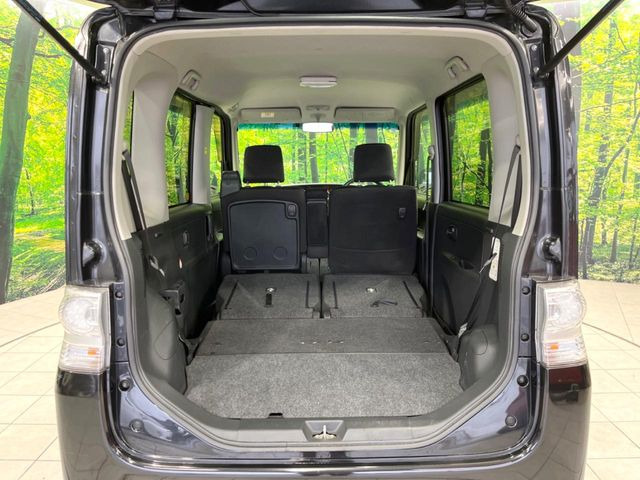 ���i�̂���������ʋ΁A���}���ɏ\���ȉ׎��X�y�[�X���m�ۂ��Ă���܂��B�Z�J���h�V�[�g��|���ƁA�傫�ȉו��̐ύڂ��\�ł���