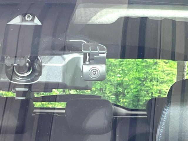 【ドライブレコーダー】ドライブレコーダー装備!走行中はもちろん、あおり運転や事故に遭遇した際、映像で記録し、万一のリスクに備えます。※記録用SDカードはお客様ご自身でご準備いただく必要があります。