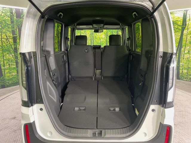 ���i�̂���������ʋ΁A���}���ɏ\���ȉ׎��X�y�[�X���m�ۂ��Ă���܂��B�Z�J���h�V�[�g��|���ƁA�傫�ȉו��̐ύڂ��\�ł���