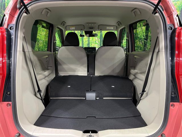 ���i�̂���������ʋ΁A���}���ɏ\���ȉ׎��X�y�[�X���m�ۂ��Ă���܂��B�Z�J���h�V�[�g��|���ƁA�傫�ȉו��̐ύڂ��\�ł���