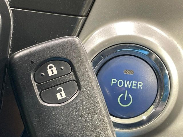 �y�X�}�[�g�L�[�z�J�o����|�P�b�g�ɓ��ꂽ�܂܂ł��h�A�̎{���E�������\�ȃX�}�[�g�L�[�𑕔��B�G���W���̃I���E�I�t�����J�M�����o���K�v����������Ƃ��Ă��֗��ł���