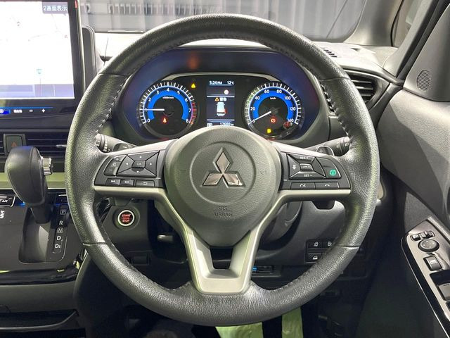 �y�����v�����X�e�A�����O�z�㎿�Ȋv���g�p���邱�ƂŁA��ɂ����������݂ƂĂ��^�]���₷���n���h���ł���