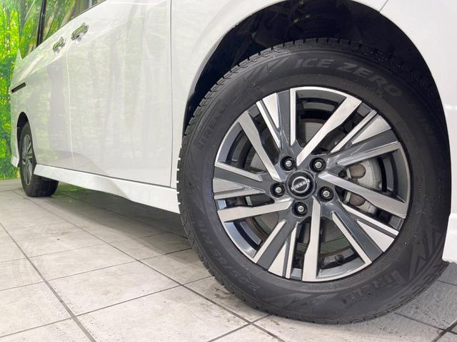 �y����16�C���`�A���~�z�C�[���z�O�ςɃ}�b�`���������A���~�z�C�[���𑕒����Ă���܂��B�e��ЊO�A���~�z�C�[����A�X�^�b�h���X�^�C�����戵�����Ă���܂��B���񂲑��k����������