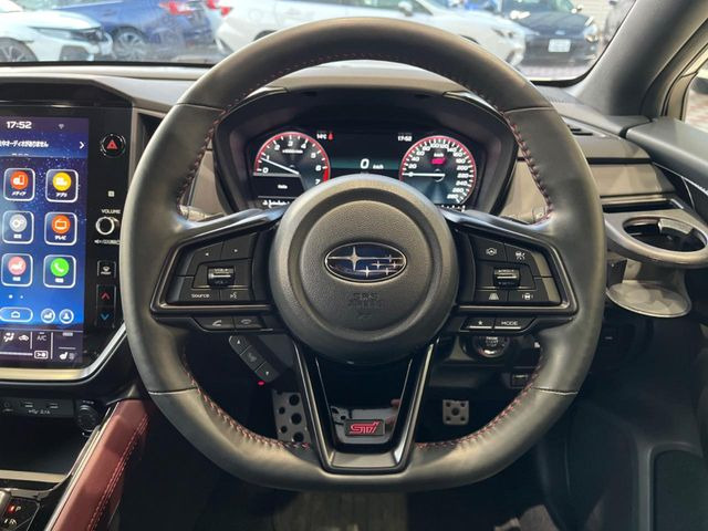 �y�����v�����X�e�A�����O�z�㎿�Ȋv���g�p���邱�ƂŁA��ɂ����������݂ƂĂ��^�]���₷���n���h���ł���