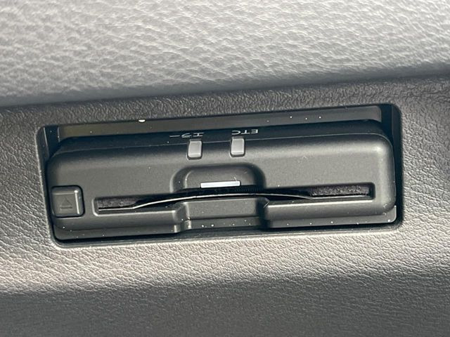 【ETC】高速道路の料金所をストレスなく通過!話題のスポットやサービスエリアに多い「スマートIC」利用時は必須のアイテムです。当店でセットアップを実施、ご納車当日からすぐにご利用いただけます!