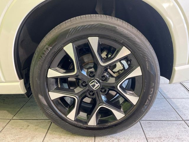 �y����18�C���`�A���~�z�C�[���z�O�ςɃ}�b�`���������A���~�z�C�[���𑕒����Ă���܂��B�e��ЊO�A���~�z�C�[����A�X�^�b�h���X�^�C�����戵�����Ă���܂��B���񂲑��k����������