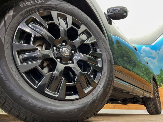 �y����18�C���`�A���~�z�C�[���z�O�ςɃ}�b�`���������A���~�z�C�[���𑕒����Ă���܂��B�e��ЊO�A���~�z�C�[����A�X�^�b�h���X�^�C�����戵�����Ă���܂��B���񂲑��k����������