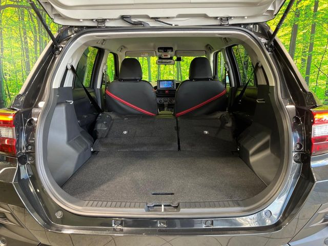 ���i�̂���������ʋ΁A���}���ɏ\���ȉ׎��X�y�[�X���m�ۂ��Ă���܂��B�Z�J���h�V�[�g��|���ƁA�傫�ȉו��̐ύڂ��\�ł���