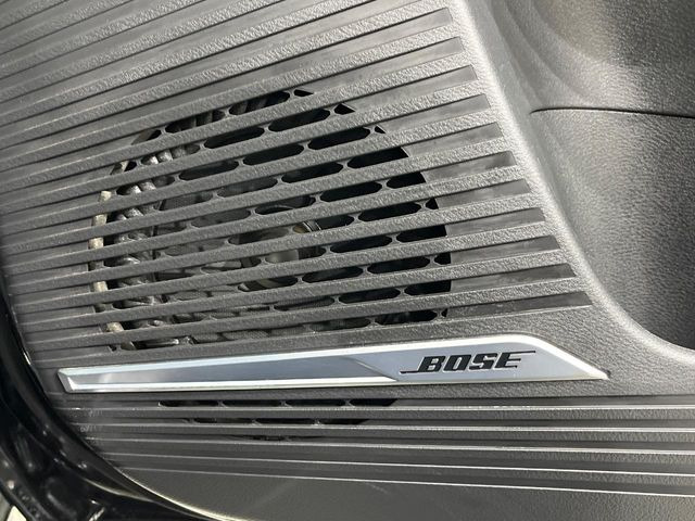 �yBOSE�T�E���h�V�X�e���z���[�J�[�I�v�V�����̍��i�ʃT�E���h�V�X�e���𓋍ځB��p�̃`���[�j���O���{���ꂽ�召�l�X�ȃX�s�[�J�[����ǎ��ȃT�E���h���t�ł��A�Տꊴ���ӂ�鉹����Ԃ����o���܂��B