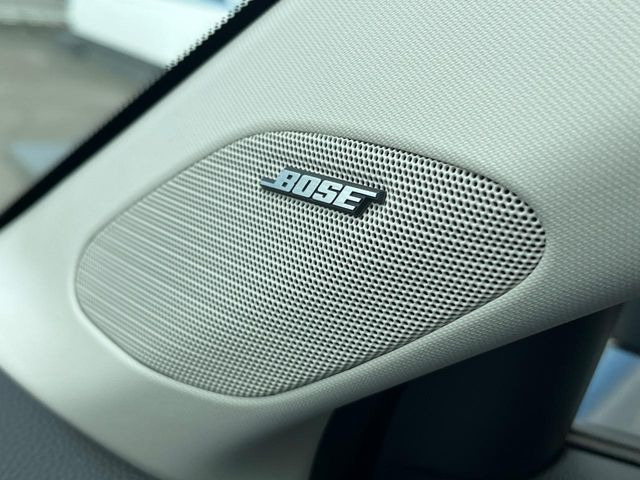 �yBOSE�T�E���h�V�X�e���z���[�J�[�I�v�V�����̍��i�ʃT�E���h�V�X�e���𓋍ځB��p�̃`���[�j���O���{���ꂽ�召�l�X�ȃX�s�[�J�[����ǎ��ȃT�E���h���t�ł��A�Տꊴ���ӂ�鉹����Ԃ����o���܂��B