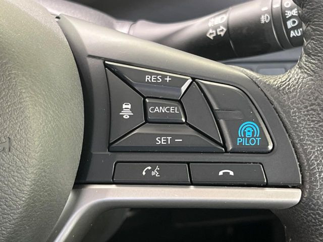 【プロパイロット】高速道路での長距離走行が楽に!!渋滞時と巡回走行のシーンで、アクセル・ブレーキ・ステアリングを自動で制御し、長距離運転の負担を軽減してくれます♪
