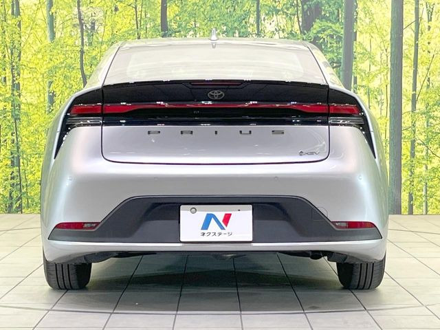 安心の最長10年・走行無制限保証(有償)をご用意。保証内容も充実はもちろん、無料点検&オイル交換や、年中無休の全国・24時間ロードサービスも付帯されておりますのでご安心下さい。