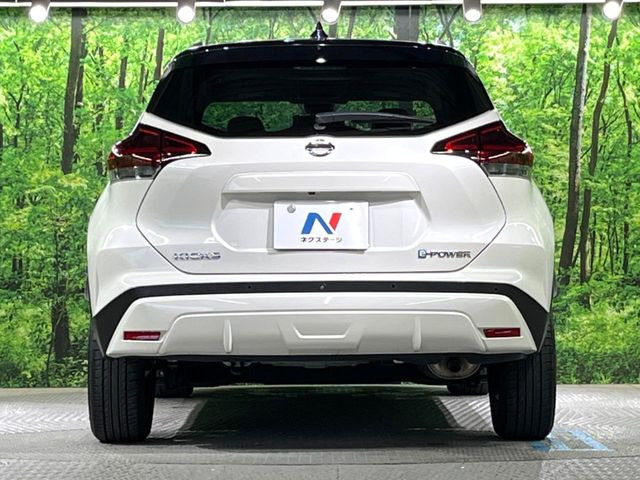 安心の最長10年・走行無制限保証(有償)をご用意。保証内容も充実はもちろん、無料点検&オイル交換や、年中無休の全国・24時間ロードサービスも付帯されておりますのでご安心下さい。