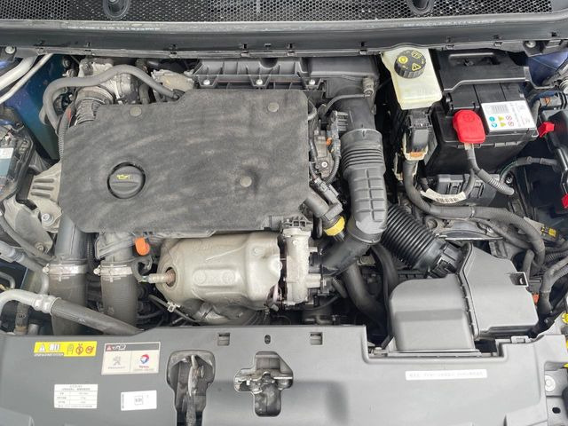 ●当店では、各メーカーの専用診断テスターを導入。国家資格を持つテクニカルスタッフも常駐しておりますので、万が一の際にも安心してご利用いただけます。