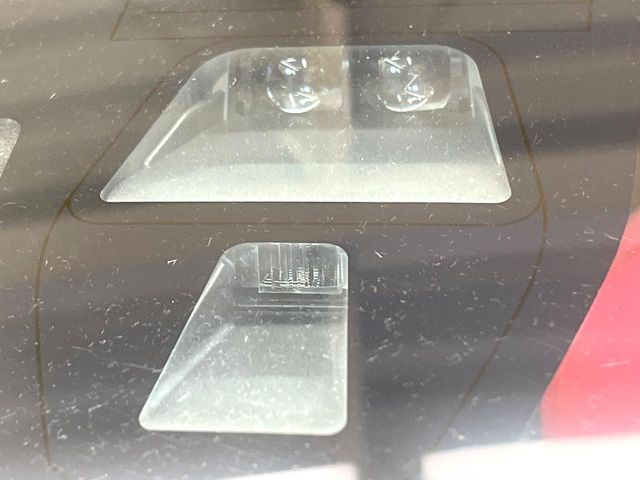 �y�V�e�B�u���[�L�z���s���ɑO���̎ԗ�����F�����A�Փ˂������Ȏ��͌x��ƃu���[�L�ŏՓˉ���Ɣ�Q�y�����A�V�X�g�B�����S�Ƀh���C�u�����y���݂��������܂��B