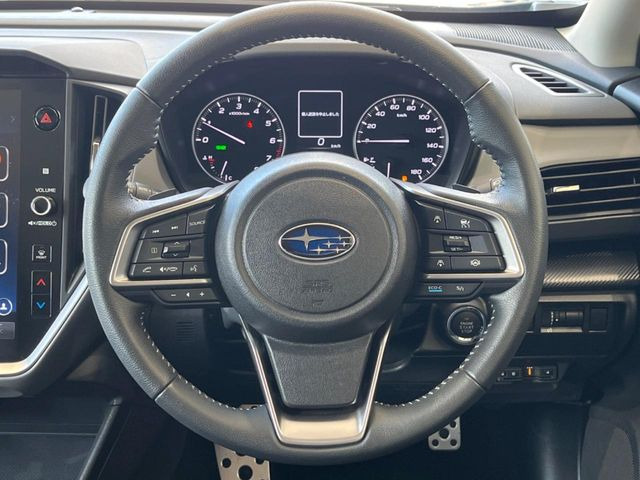 �y�����v�����X�e�A�����O�z�㎿�Ȋv���g�p���邱�ƂŁA��ɂ����������݂ƂĂ��^�]���₷���n���h���ł���