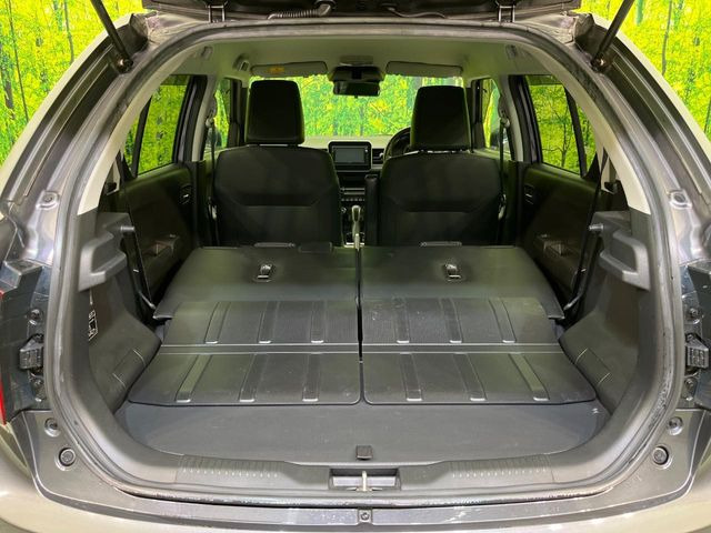 ���i�̂���������ʋ΁A���}���ɏ\���ȉ׎��X�y�[�X���m�ۂ��Ă���܂��B�Z�J���h�V�[�g��|���ƁA�傫�ȉו��̐ύڂ��\�ł���