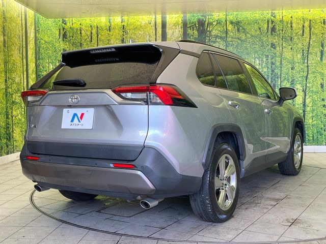 ☆全国のネクステージからお取り寄せが可能※!遠方の店舗に展示してあるクルマが気になる場合も、最寄りの店舗でご覧いただくことが可能です!是非私たちに要望をお聞かせください!※別途費用