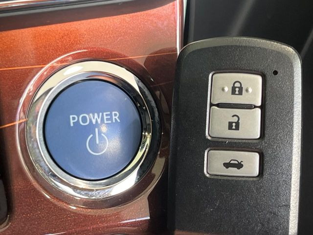 �y�X�}�[�g�L�[�z�J�o����|�P�b�g�ɓ��ꂽ�܂܂ł��h�A�̎{���E�������\�ȃX�}�[�g�L�[�𑕔��B�G���W���̃I���E�I�t�����J�M�����o���K�v����������Ƃ��Ă��֗��ł���