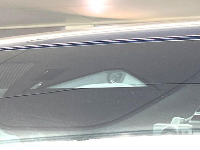 �y�X�}�[�g�u���[�L�T�|�[�g�z���s���ɑO���̎ԗ�����F�����A�Փ˂������Ȏ��͌x��ƃu���[�L�ŏՓˉ���Ɣ�Q�y�����A�V�X�g�B�����S�Ƀh���C�u�����y���݂��������܂��B