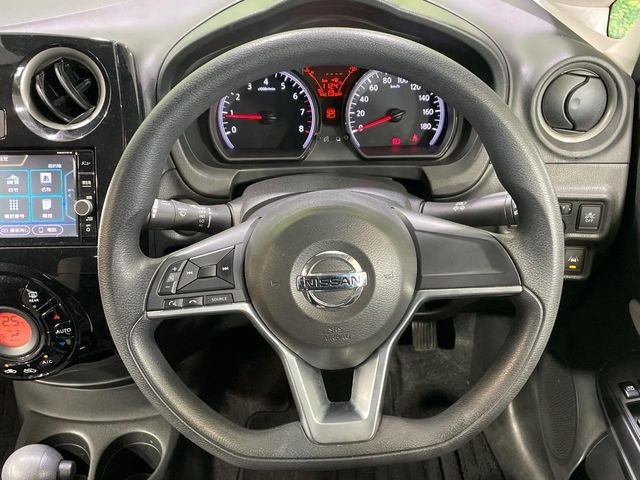 �y�X�e�A�����O�X�C�b�`�z�^�]���A�O������ڐ������炷���ƂȂ��A�I�[�f�B�I���̑��삪�\�ȕ֗��@�\!���S&���K�ȃh���C�u�����o���Ă���܂���