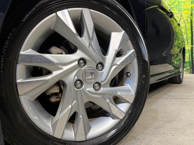 �y����16�C���`�A���~�z�C�[���z�O�ςɃ}�b�`���������A���~�z�C�[���𑕒����Ă���܂��B�e��ЊO�A���~�z�C�[����A�X�^�b�h���X�^�C�����戵�����Ă���܂��B���񂲑��k����������