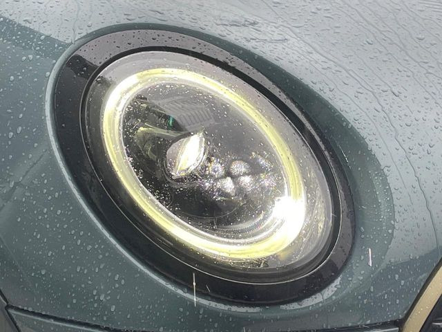 ��LED�w�b�h���C�g:��ԑ��s�����ǍD�Ȏ��E���m�ۂ����S���ĉ^�]�ł��鍂�P�xLED�w�b�h���C�g�𑕔�!�_�����x�������A����d�͂��}�����Ă��܂��B