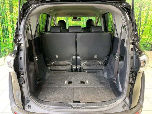 ���i�̂���������ʋ΁A���}���ɏ\���ȉ׎��X�y�[�X���m�ۂ��Ă���܂��B�Z�J���h�V�[�g��|���ƁA�傫�ȉו��̐ύڂ��\�ł���