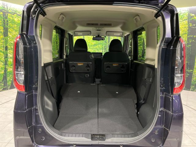 ���i�̂���������ʋ΁A���}���ɏ\���ȉ׎��X�y�[�X���m�ۂ��Ă���܂��B�Z�J���h�V�[�g��|���ƁA�傫�ȉו��̐ύڂ��\�ł���