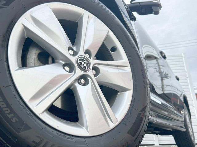 �y����17�C���`�A���~�z�C�[���z�O�ςɃ}�b�`���������A���~�z�C�[���𑕒����Ă���܂��B�e��ЊO�A���~�z�C�[����A�X�^�b�h���X�^�C�����戵�����Ă���܂��B���񂲑��k����������