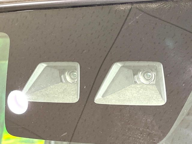 �y�X�}�[�g�A�V�X�g�z���s���ɑO���̎ԗ�����F�����A�Փ˂������Ȏ��͌x��ƃu���[�L�ŏՓˉ���Ɣ�Q�y�����A�V�X�g�B�����S�Ƀh���C�u�����y���݂��������܂��B