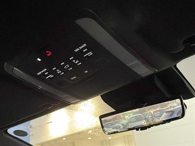 ヴェルファイアハイブリッド 2.5 Z プレミア E-Four 4WD