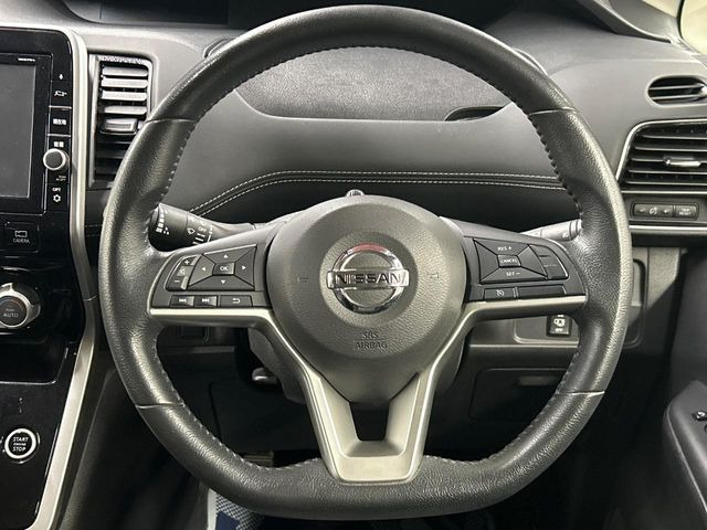 �y�����v�����X�e�A�����O�z�㎿�Ȋv���g�p���邱�ƂŁA��ɂ����������݂ƂĂ��^�]���₷���n���h���ł���