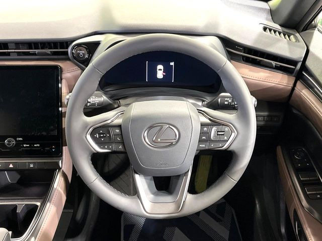 �y�����v�����X�e�A�����O�z�㎿�Ȋv���g�p���邱�ƂŁA��ɂ����������݂ƂĂ��^�]���₷���n���h���ł���