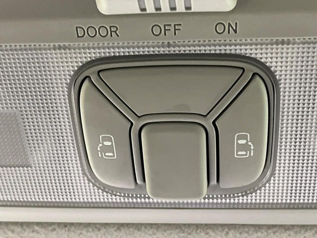 �y�����p���[�X���C�h�h�A�z�X�}�[�g�L�[��^�]�Ȃ̃X�C�b�`�Ō�ȗ����X���C�h�h�A�̊J���\���d��������͂����ăh�A���J����K�v�������A�����Ȃ��q�l�ł��ȒP�ɊJ���߂ł����K�ł���