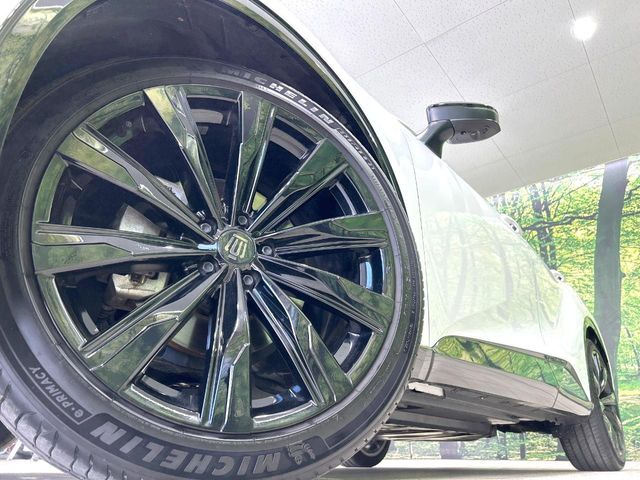 �y����21�C���`�A���~�z�C�[���z�O�ςɃ}�b�`���������A���~�z�C�[���𑕒����Ă���܂��B�e��ЊO�A���~�z�C�[����A�X�^�b�h���X�^�C�����戵�����Ă���܂��B���񂲑��k����������