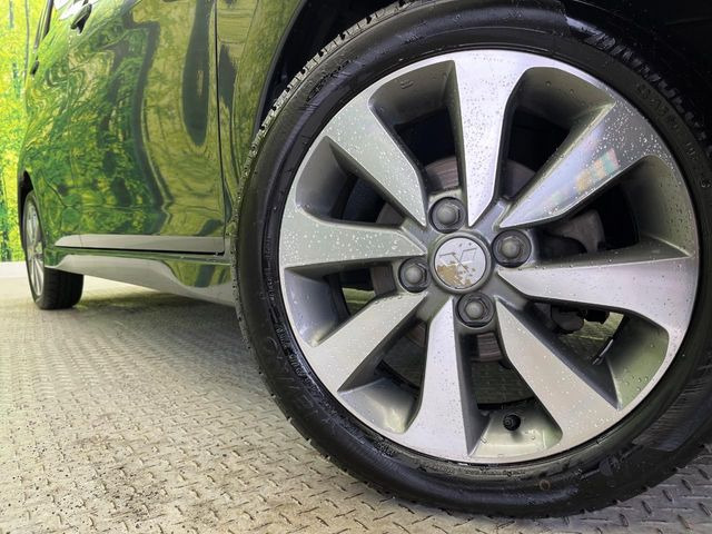 �y����15�C���`�A���~�z�C�[���z�O�ςɃ}�b�`���������A���~�z�C�[���𑕒����Ă���܂��B�e��ЊO�A���~�z�C�[����A�X�^�b�h���X�^�C�����戵�����Ă���܂��B���񂲑��k����������