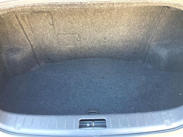 ���i�̂���������ʋ΁A���}���ɏ\���ȉ׎��X�y�[�X���m�ۂ��Ă���܂��B