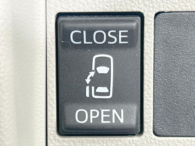 【パワースライドドア】スマートキーや運転席のスイッチでスライドドアの開閉が可能♪電動だから力を入れてドアを開ける必要が無く、小さいお子様でも、重い荷物を持っている時もラクに開け閉めできます♪