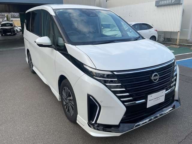 セレナ1.4 e-POWER ハイウェイスターV