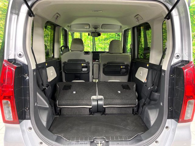 ���i�̂���������ʋ΁A���}���ɏ\���ȉ׎��X�y�[�X���m�ۂ��Ă���܂��B�Z�J���h�V�[�g��|���ƁA�傫�ȉו��̐ύڂ��\�ł���