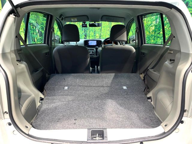 ���i�̂���������ʋ΁A���}���ɏ\���ȉ׎��X�y�[�X���m�ۂ��Ă���܂��B�Z�J���h�V�[�g��|���ƁA�傫�ȉו��̐ύڂ��\�ł���