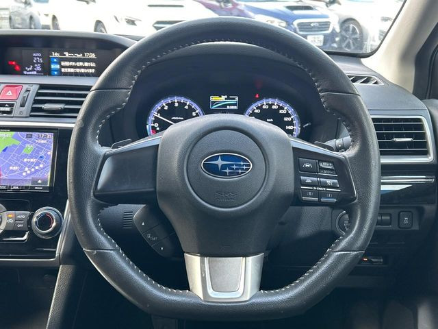 �y�����v�����X�e�A�����O�z�㎿�Ȋv���g�p���邱�ƂŁA��ɂ����������݂ƂĂ��^�]���₷���n���h���ł���